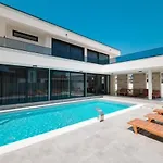 Noa Villa