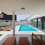 Noa Villa *