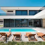 Noa Villa Dracan