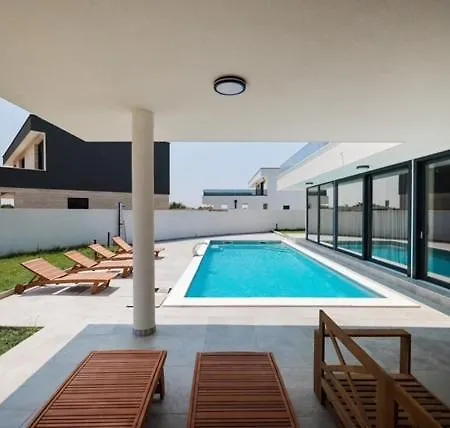 Noa Villa *