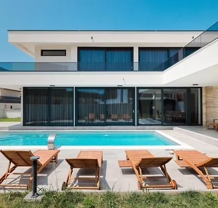 Noa ヴィラ Dracan