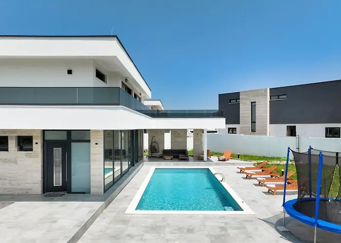 Noa Villa