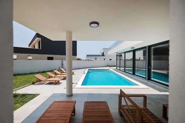 Noa Villa *