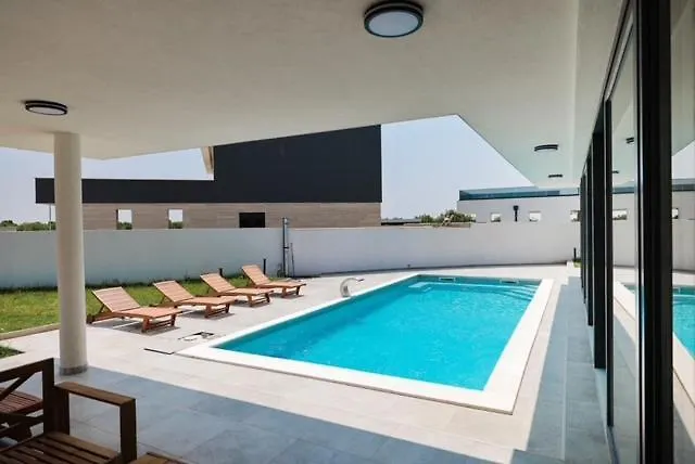 Noa Villa Dracan