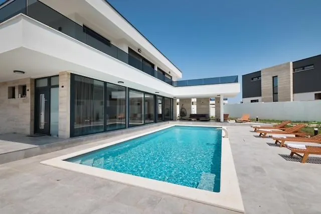 Noa Villa *